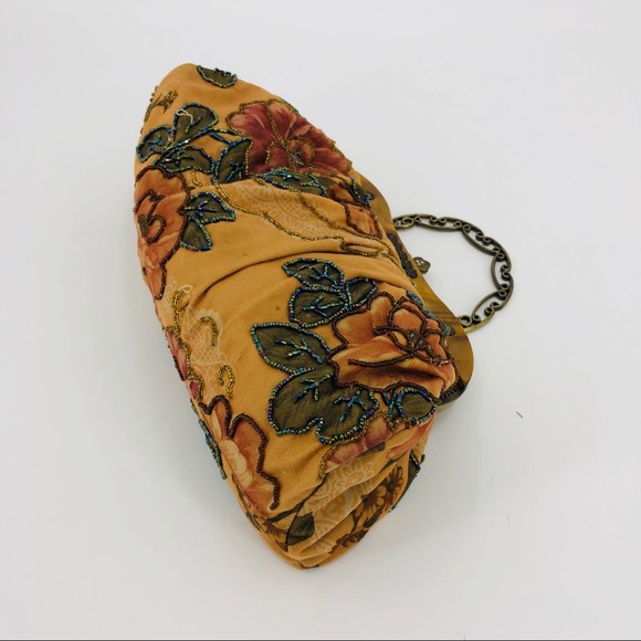Vintage Floral Beaded Handbag - Picture 5 of 7